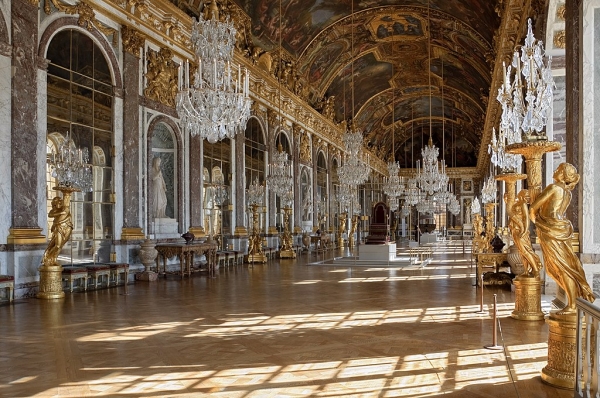 Spiegelzaal, Kasteel van Versailles. Myrabella via Wikimedia Commons, CC BY-SA 3.0