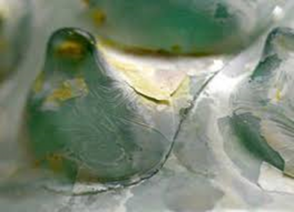 Detail, afschilferen van glas. ©  Julie Lambrechts