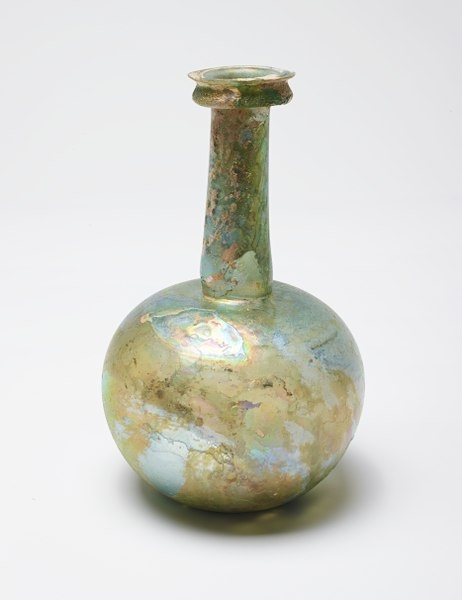 Romeins glas, irisatie. Science History Institute via Wikimedia Commons, publiek domein.