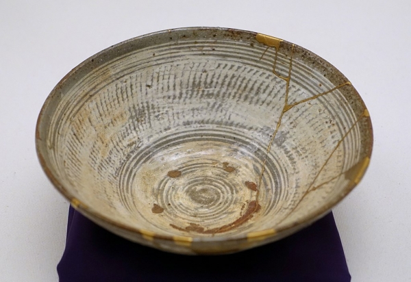 Tea bowl, Korea, Ethnological Museum Berlin. Daderot via Wikimedia Commons, CC0 1.0