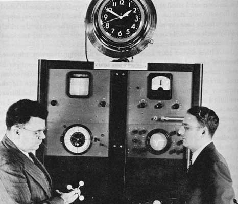 foto van de eerste Atomic Clock, 1949