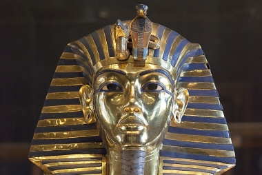 Het gouden grafmasker van farao Toetanchamon, Egyptisch Museum. Roland Unger - Eigen werk via Wikimedia Commons, CC BY-SA 3.0