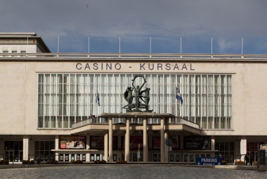 Bron: Kursaal Oostende. Johan Bakker - Own work via Wikimedia Commons, CC BY-SA 3.0