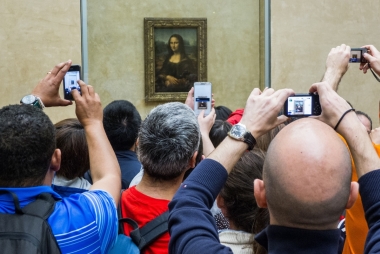 Toeristen in het Louvre