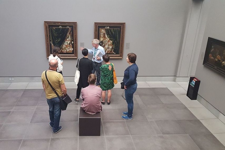 Rondleiding tijdens de fotosessie in het Museum voor Schone Kunsten, Wiki Loves Art, Gent, België. Romaine via Wikimedia Commons, CC BY-SA 4.0