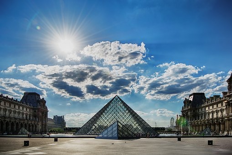 Musée du Louvre, Parijs. Marco Santiago via Pixabay