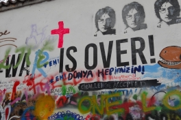 John Lennon Muur in Praag